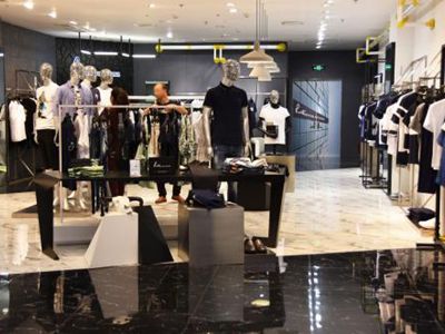 服裝店老板借助進(jìn)銷(xiāo)存軟件做好銷(xiāo)售數(shù)據(jù)分析