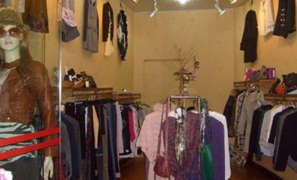 用服裝進(jìn)銷存管理軟件快速排查商品銷售情況